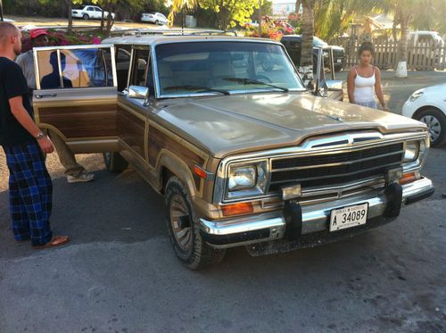 1990 jeep grand wagoneer-55,000 miles