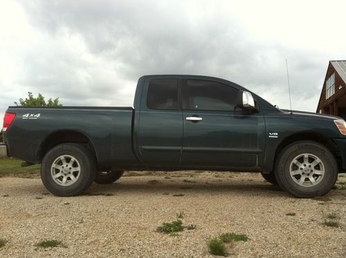 2004 nissan titan se 4x4 big towing package, off road package.