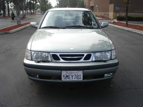 2001 saab 9-3  turbo 4 door manual trans low miles