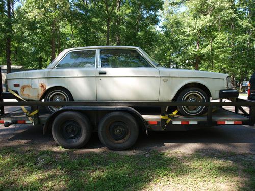 1975 volvo 242dl. 240, 140, classic, all original. oscarzernickow. starkville.