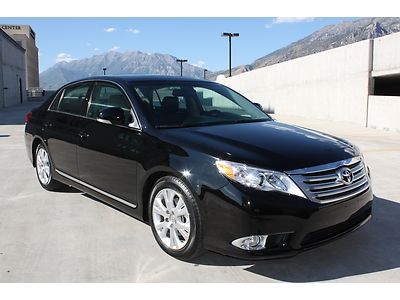 2012 toyota avalon black on black leather low miles backup camera no reserve !!!