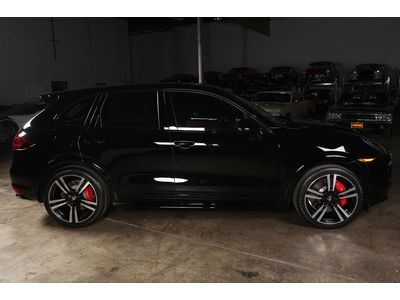 550 horsepower..black/red interior..sport design pkg..burmester..can export!
