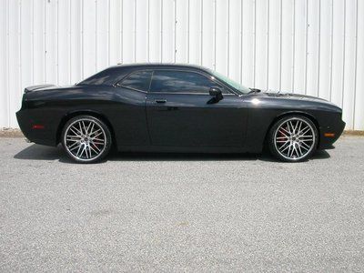 Srt8 manual coupe 6.1l cd 6.1l hemi v8 engine  (std) brilliant black pearl abs