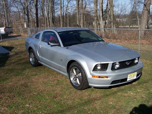 2006 ford mustang gt coupe 2-door 4.6l