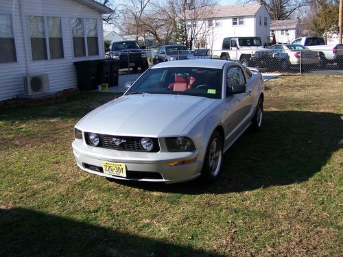2006 Ford Mustang GT Coupe 2-Door 4.6L, image 2