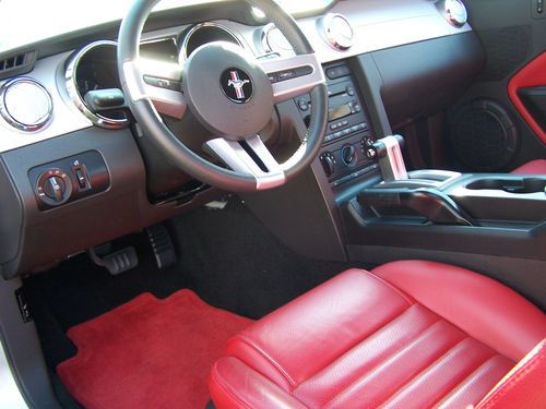 2006 Ford Mustang GT Coupe 2-Door 4.6L, image 3
