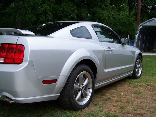 2006 Ford Mustang GT Coupe 2-Door 4.6L, image 9