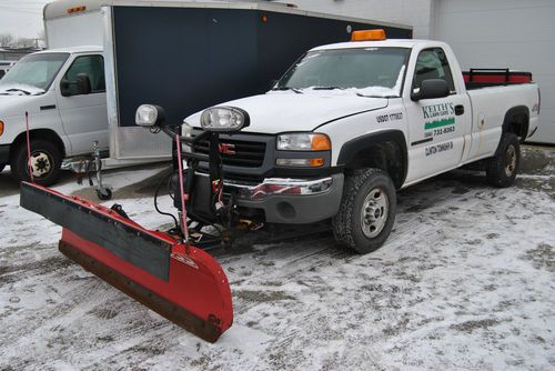 2003 gmc sierra 2500hd 4x4 truck with boss 8' snow plow &amp; salter