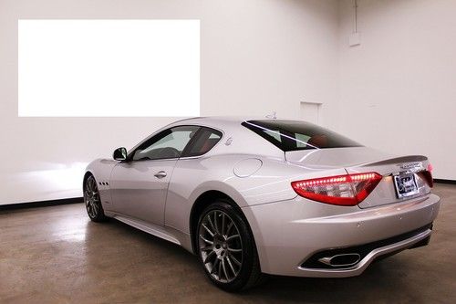 2010 maserati granturismo s coupe 2-door 4.7l