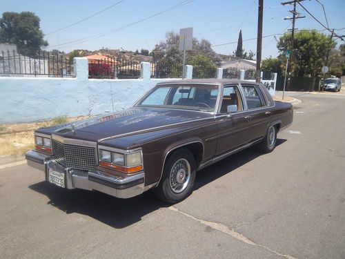 1987 cadillac fleetwood v8 5.0 4 door