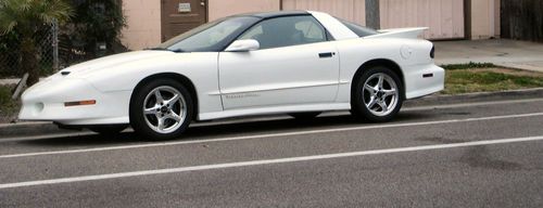 1997 pontiac firebird ws6 rare white ed - 6-speed manual monsoon st-cd 12 disc