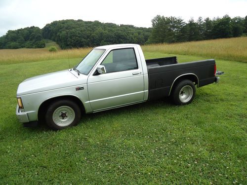1985 chevorlet s10 square body 2.8 l v6 perfect running daily driver no reserve