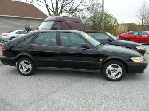 1999 saab 9-3 base hatchback 4-door 2.0l