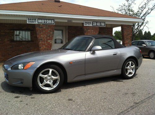 2000 honda s2000  no reserve!!!