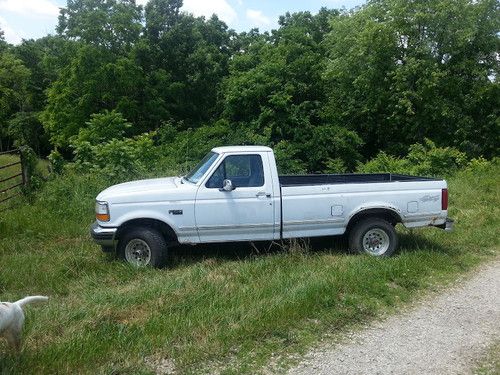 1993 ford f-150 xlt standard cab pickup 2-door 5.0l