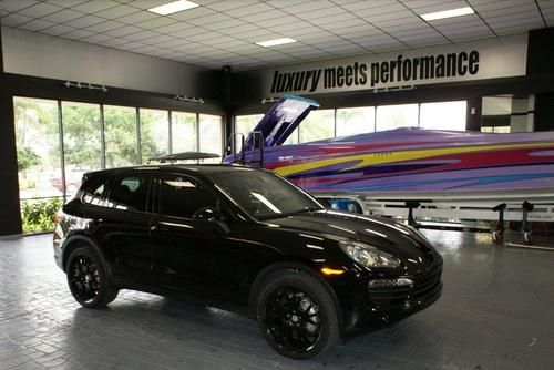 2011 porsche cayenne s black/black  46k miles-champion motorsport 22" wheels