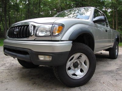 02 toyota tacoma sr5 4wd 4cyl 5spd xtracab towhitch newframe clean 1owner carfax