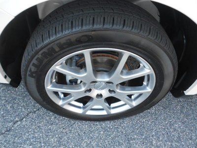 R/T Ethanol - FFV 3.6L CD Front Wheel Drive Power Steering ABS Aluminum Wheels, image 20