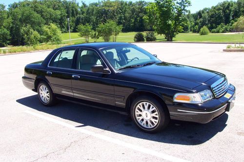 2004 Ford Crown Victoria LX Senior Citizen 1 Owner Only 23,000 Miles, image 7