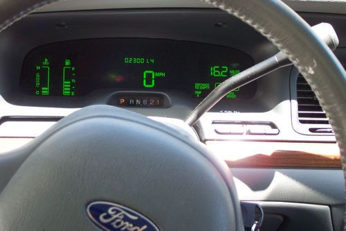 2004 Ford Crown Victoria LX Senior Citizen 1 Owner Only 23,000 Miles, image 10