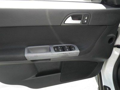 2.4i 2.4L Signal mirrors - Turn signal in mirrors Rear defogger Clock - In-dash, image 13