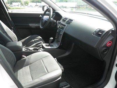 2.4i 2.4L Signal mirrors - Turn signal in mirrors Rear defogger Clock - In-dash, image 23