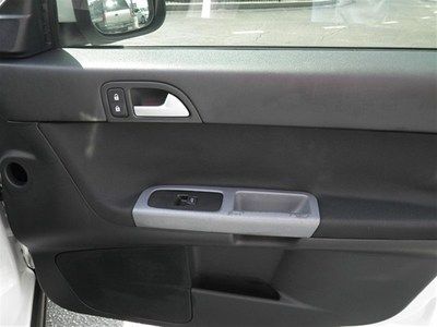 2.4i 2.4L Signal mirrors - Turn signal in mirrors Rear defogger Clock - In-dash, image 24