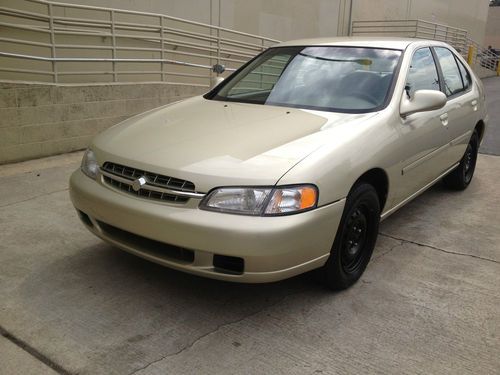 1999 nissan altima gxe sedan 4-door 2.4l