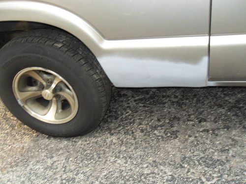 2002 Chevrolet Blazer LS Sport Utility 2-Door 4.3L, image 2