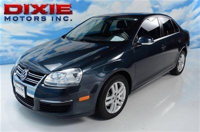 Tdi diesel sedan -  leather - moonroof  615..438..5347 2010 volkswagen jetta tdi