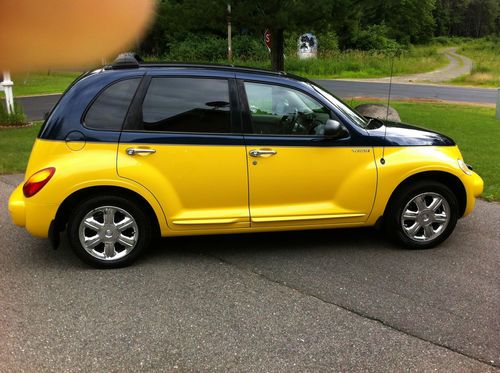 University of michigan  pt cruiser. factory painted special michigan addition.