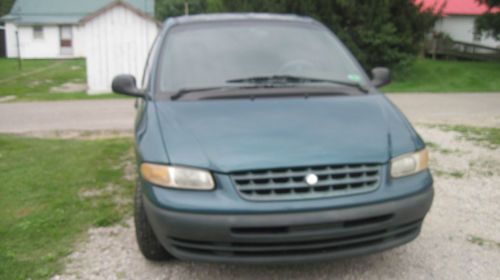 2000 plymouth voyager base mini passenger van 3-door 2.4l