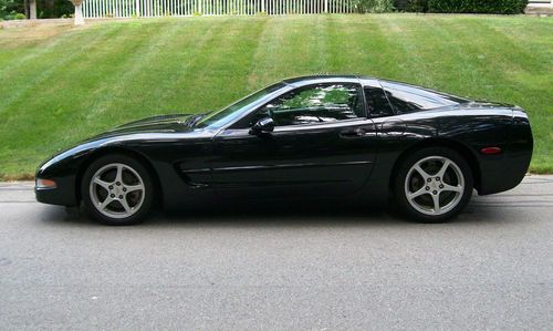 2001 chevrolet corvette 6 sped std - black