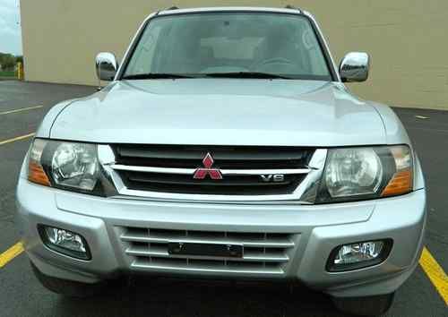2001 MITSUBISHI MONTERO LIMITED SUV, image 2
