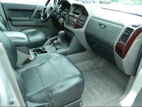 2001 MITSUBISHI MONTERO LIMITED SUV, image 11