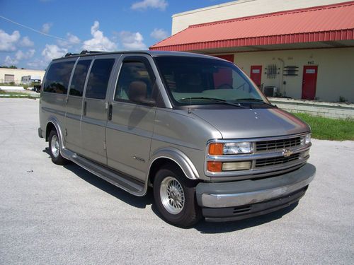 Chevrolet Express 2000
