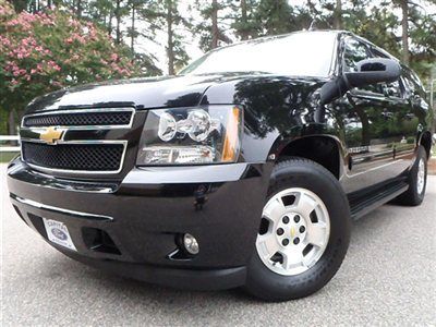 Chevrolet suburban lt low miles 4 dr suv automatic 5.3l vortec v8 black