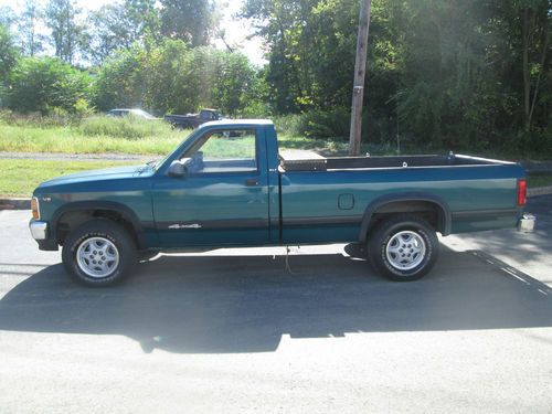 1996 dodge dakota slt heavy duty 4x4...3.9l v6 engine