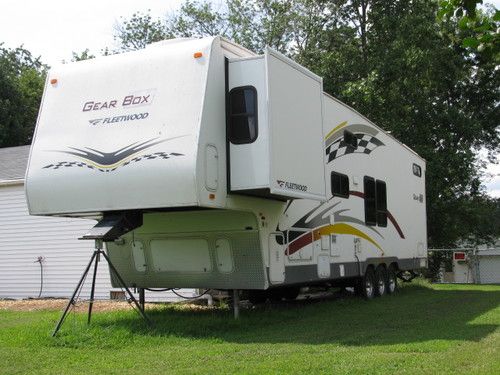 2007 Chevy Silverado 2500HD TRUCK and 38' Fleetwood Gearbox 5TH wheel COMBO, US $52,000.00, image 19