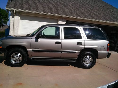 2001 chevrolet tahoe ls sport utility 4-door 5.3l 4 wheel drive