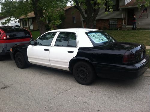 2003 Crown Victoria, image 3