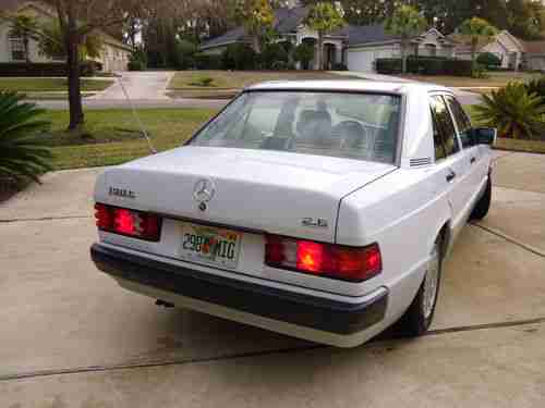 1992 Mercedes-Benz 190E 2.6 Sedan 4-Door 2.6L PRIVATE OWNER - NO RESERVE, image 3