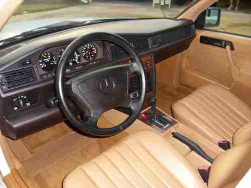 1992 Mercedes-Benz 190E 2.6 Sedan 4-Door 2.6L PRIVATE OWNER - NO RESERVE, image 4