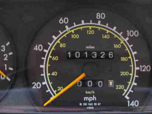 1992 Mercedes-Benz 190E 2.6 Sedan 4-Door 2.6L PRIVATE OWNER - NO RESERVE, image 5