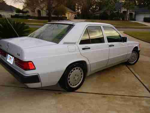 1992 Mercedes-Benz 190E 2.6 Sedan 4-Door 2.6L PRIVATE OWNER - NO RESERVE, image 12