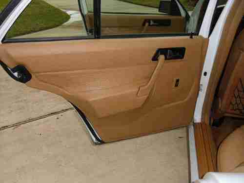 1992 Mercedes-Benz 190E 2.6 Sedan 4-Door 2.6L PRIVATE OWNER - NO RESERVE, image 18