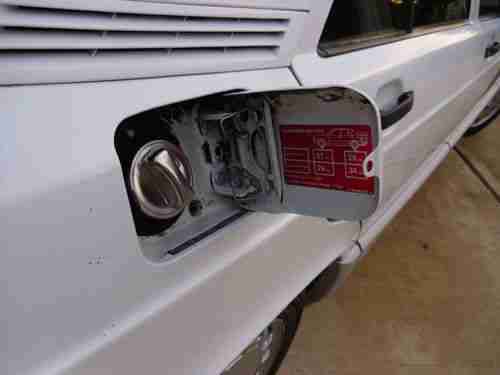 1992 Mercedes-Benz 190E 2.6 Sedan 4-Door 2.6L PRIVATE OWNER - NO RESERVE, image 20