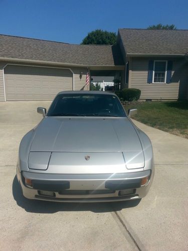 1986 porsche 944 base coupe 2-door 2.5l 5 speed