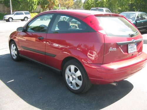 2001 Ford Focus ZX3 Coupe with manual transmission, Great Condition, NO RESERVE, image 5