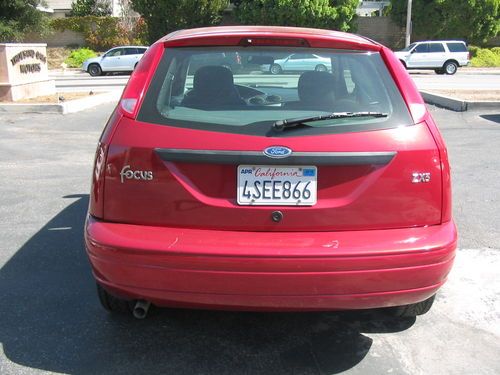 2001 Ford Focus ZX3 Coupe with manual transmission, Great Condition, NO RESERVE, image 6